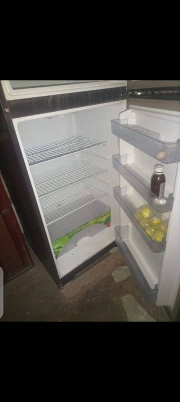 Dawlance refrigerator 1