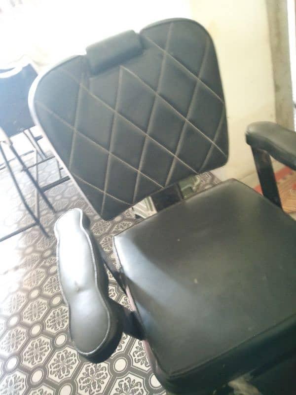 salon chairs 1