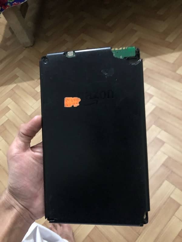 Amazon Fire HD 8 (8 Generation) 2