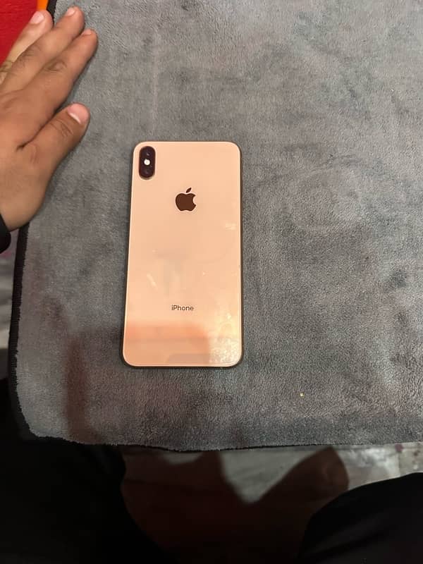 iPhone XS Max 1