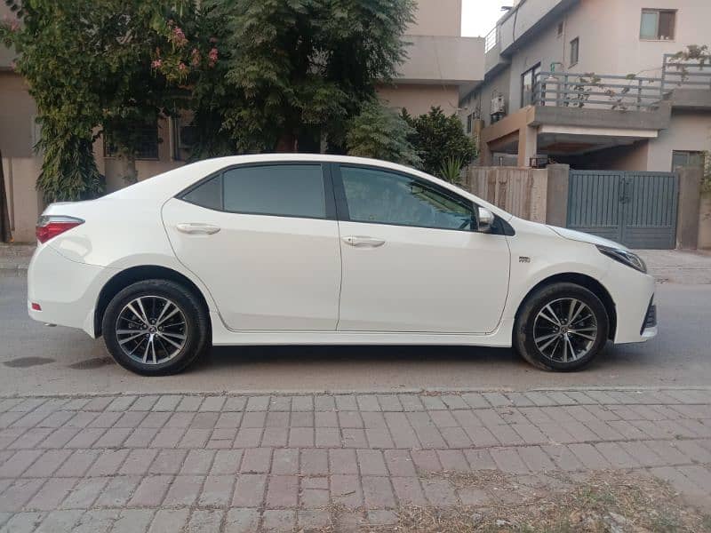 Toyota Corolla Altis 2018 5