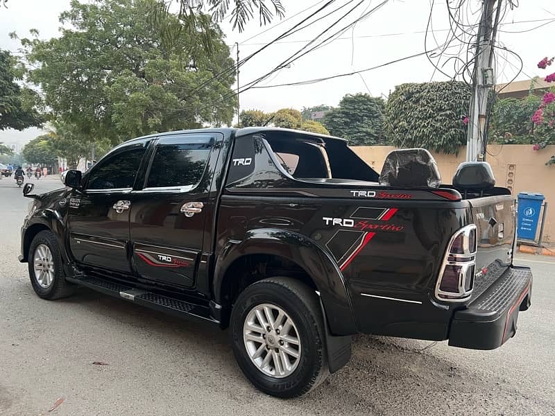 Toyota Hilux Vigo 2012/16 Thailand first owner like new 6