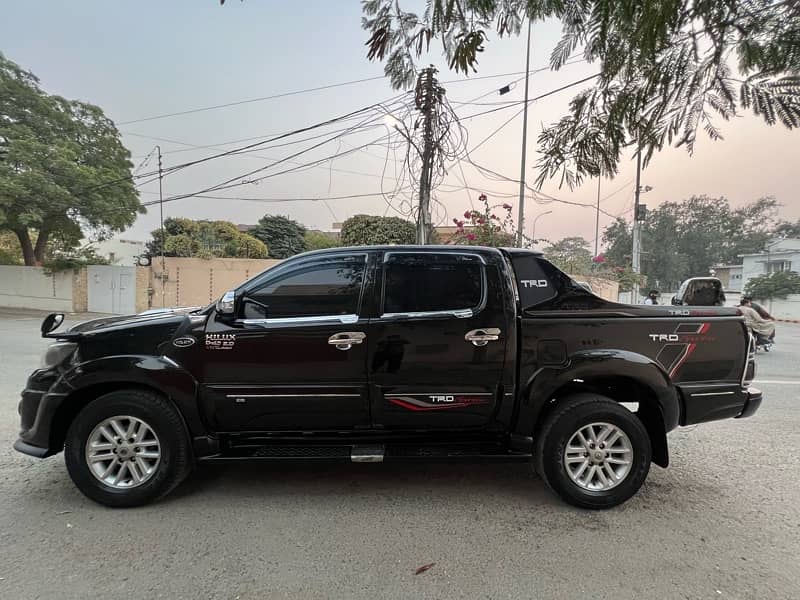 Toyota Hilux Vigo 2012/16 Thailand first owner like new 7