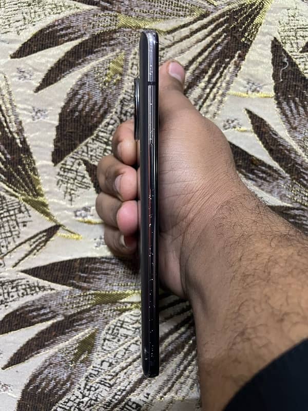 one plus 7t urgent sale no any one fault 10.9. 2 3