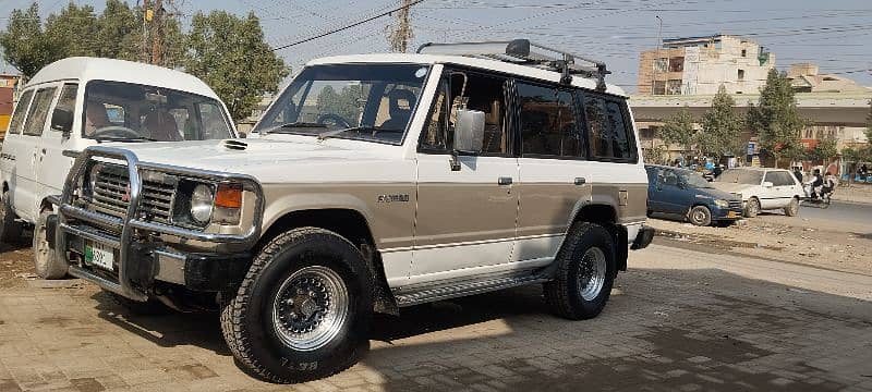 Mitsubishi Pajero 1988 0