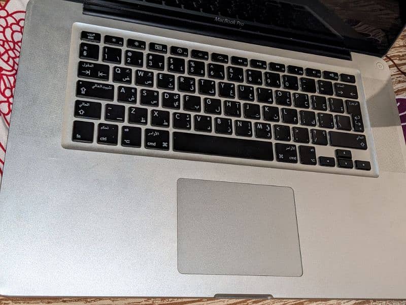 MacBook pro 2011 2