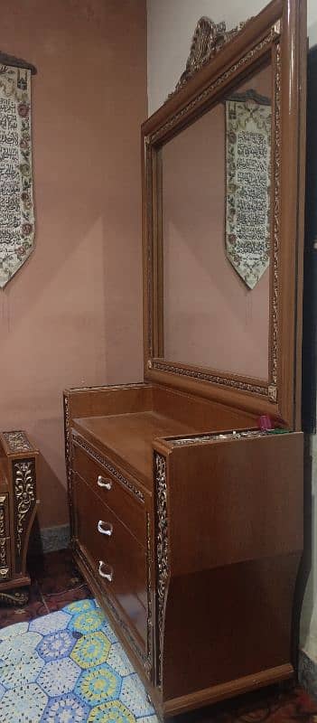 dressing table 1