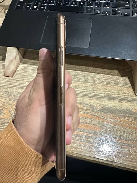 iphone 11 pro max 256Gb PTA approved 1