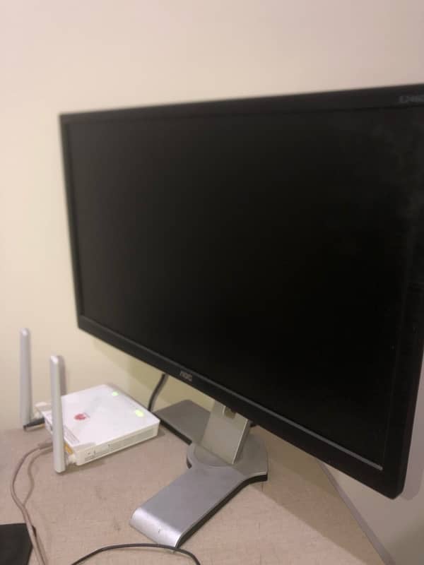 Aoc 18inch Led For Sale 2