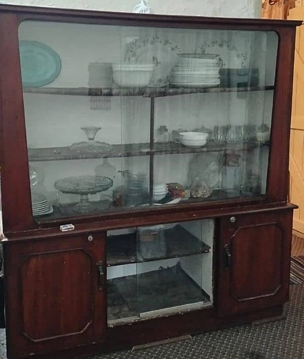 showcase in a good condition 0