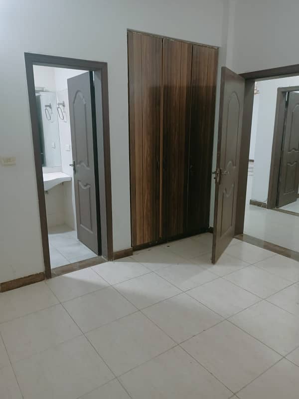 10 Marla 3 Bed Flat For Sale In Askari 11-B Lahore 3