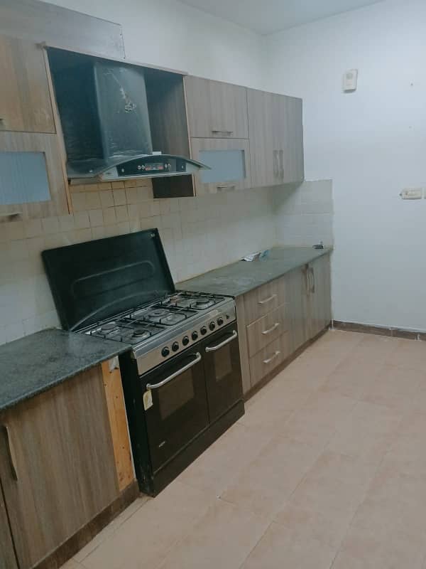 10 Marla 3 Bed Flat For Sale In Askari 11-B Lahore 6