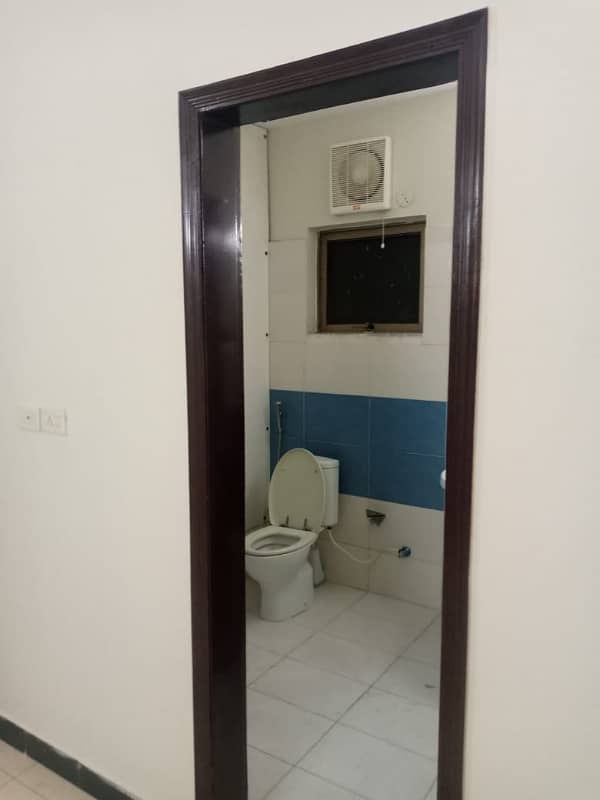 10 Marla 3 Bed Flat For Sale In Askari 11-B Lahore 8