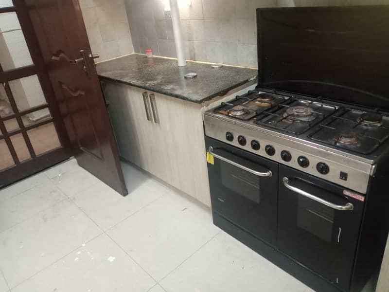 10 Marla 3 Bed Flat For Sale In Askari 11-B Lahore 11