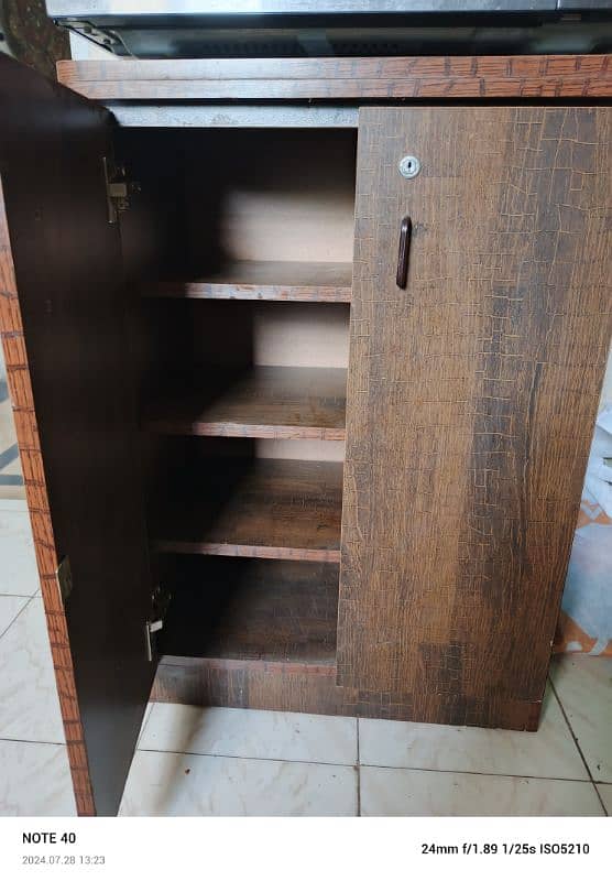 small cupboard (4 x 2) in good condition 4