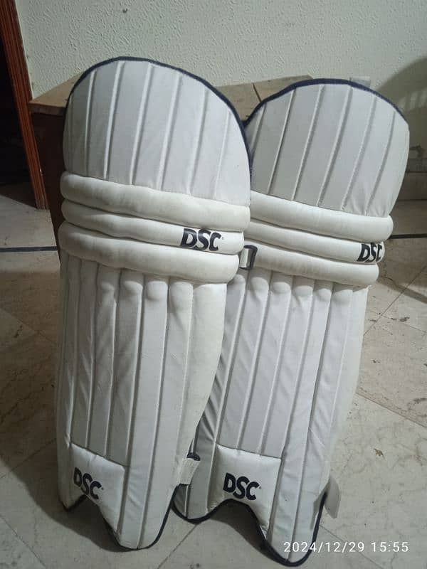 adult cricket kit 8