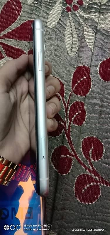 IPHONE 11 NON PTA 64 GB 4