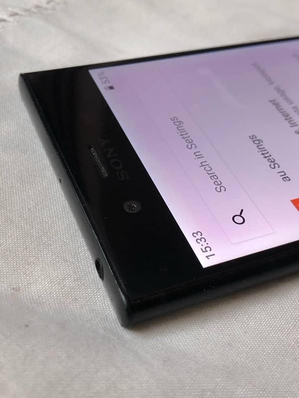 Sony Xperia XZ1 4/64GB Non PTA 12