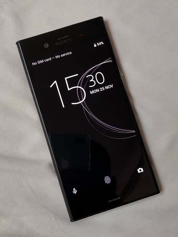 Sony Xperia XZ1 4/64GB Non PTA 13