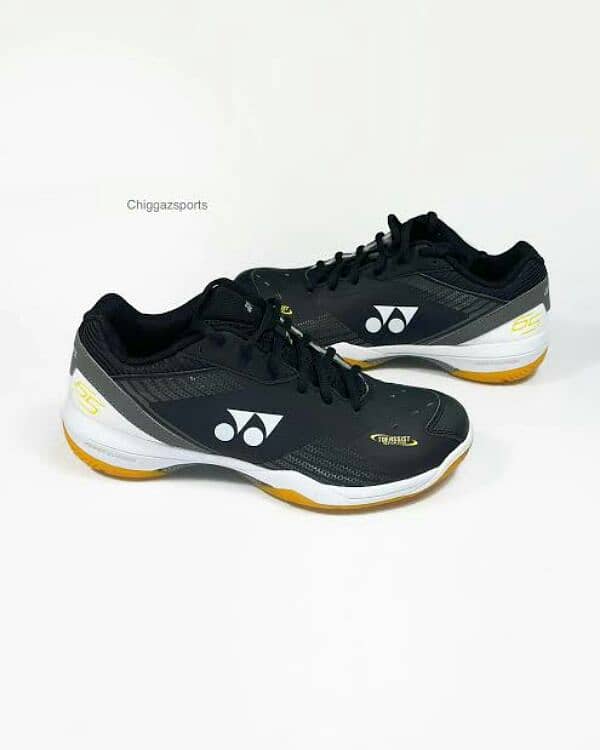 Yonex shoes ( Size 43 ) 1