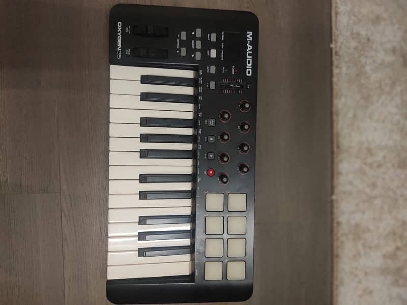 M-Audio Oxygen 25 MIDI Keyboard 2