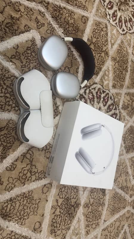 Apple Airpod max 4