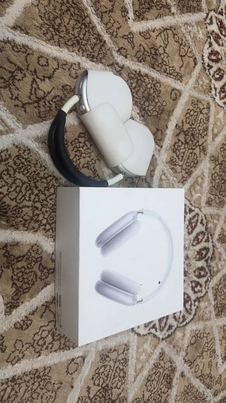 Apple Airpod max 5