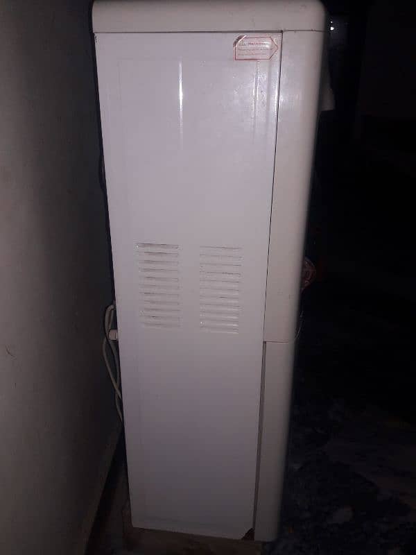 INTERCOOL WATER DISPENSER 2