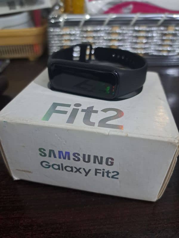 Samsung Galaxy Fit 2 Smart watch Call 0,3,4,3,4,4,4,8,7,6,7 1