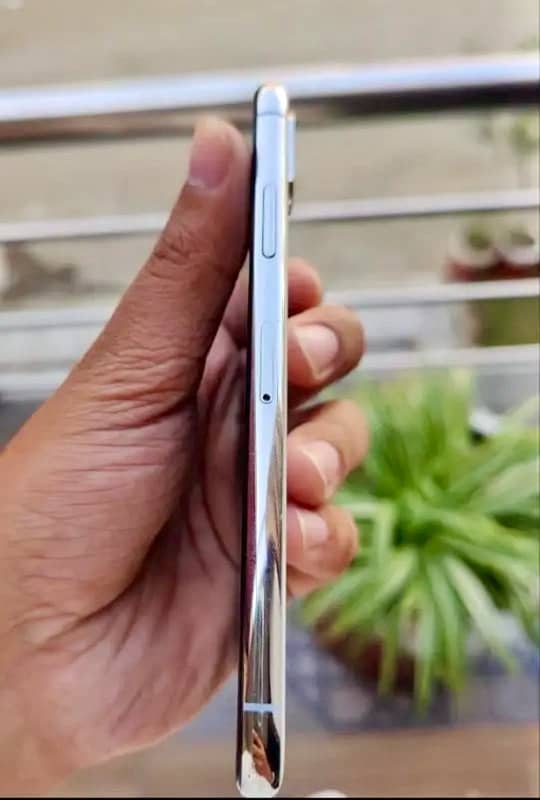 iPhone xs Non Pta exchange Posible 64gb 03169109320 call & whatsapp 4