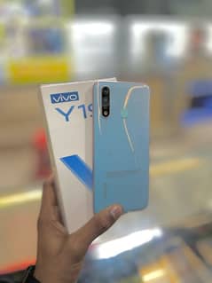 vivo Y19 8-256 with Box and charger