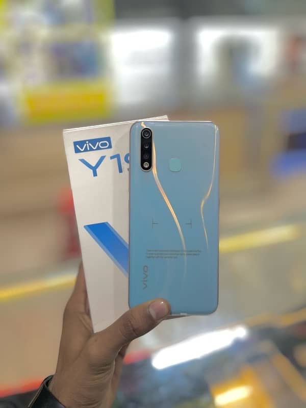 vivo Y19 8-256 with Box and charger 1