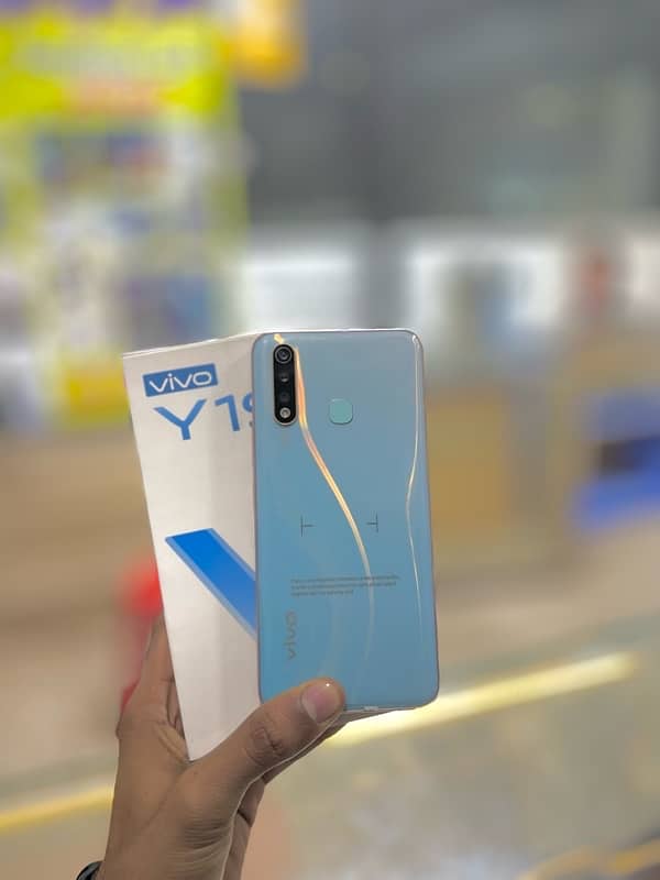 vivo Y19 8-256 with Box and charger 2