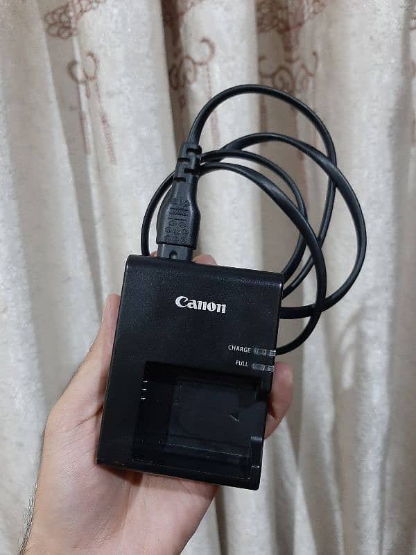 Canon 1300d Dslr Camera For Sale 6