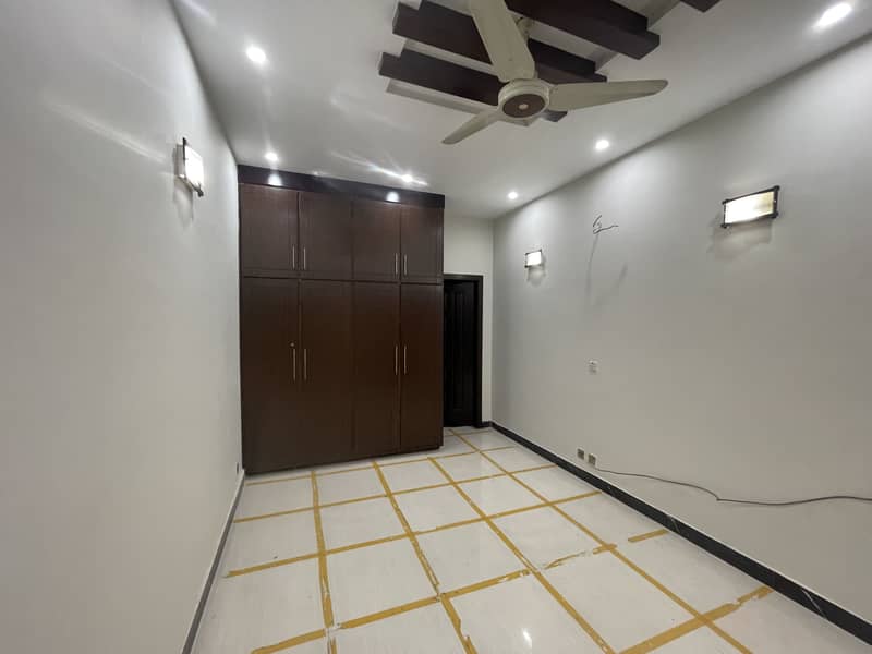 ONE BED APARTMENT FOR RENT FOR RENT AVAILABLE AT IDEAL LOCATION OF JOHAR TOWN 2