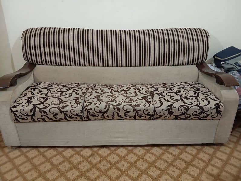 Stylish 7 seater sofa set for excellent condition 1