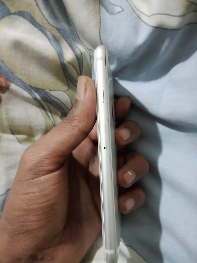 iphone 8 64gb PTA approve 1