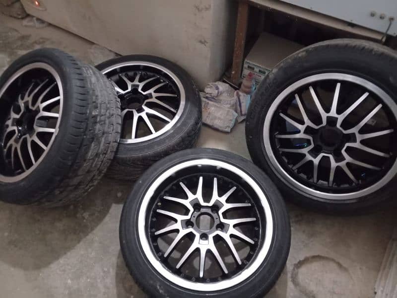 Almost Brand new Alloyrims with Tyres Staggered 17". . urgent sale 3