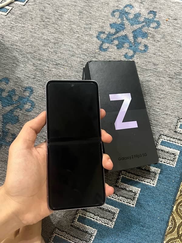 Samsung z flip 3 with box 7