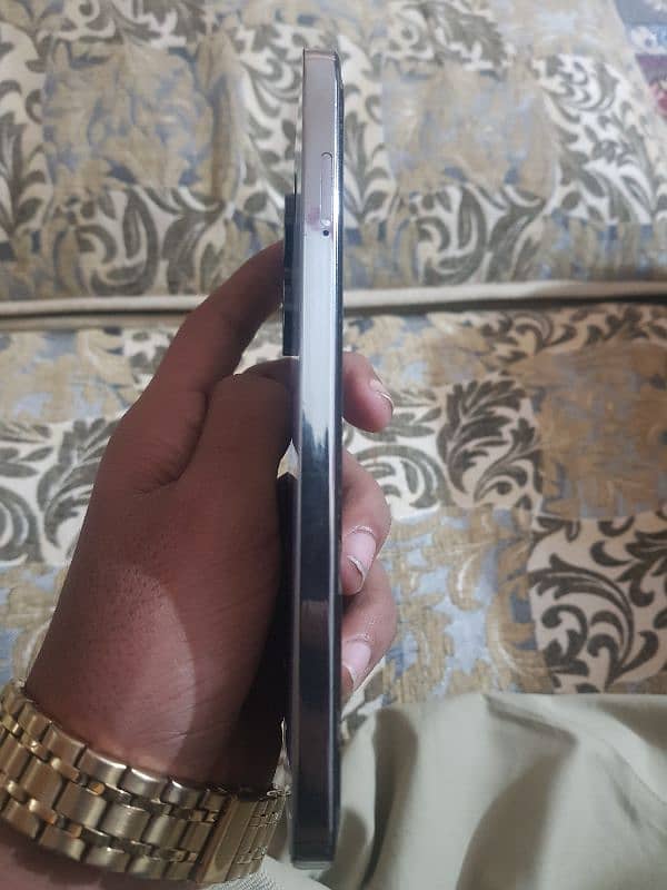 Techno Camon 20 pro box hai charger gum ho gya 1