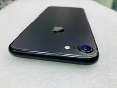 Apple iPhone 7 (128,gb) phone