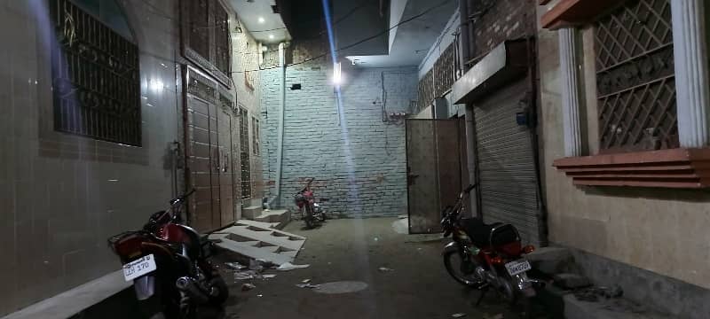 5 Marla completely double story house available for urgent sale in baghban pura bazar 32