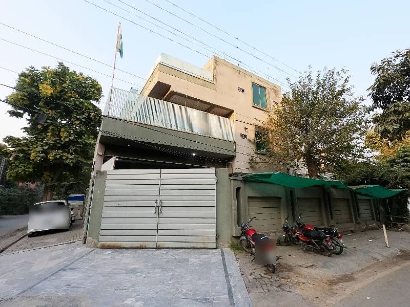 1 Kanal Building Is Available For Sale In Model Town Block N Extension Lahore 0