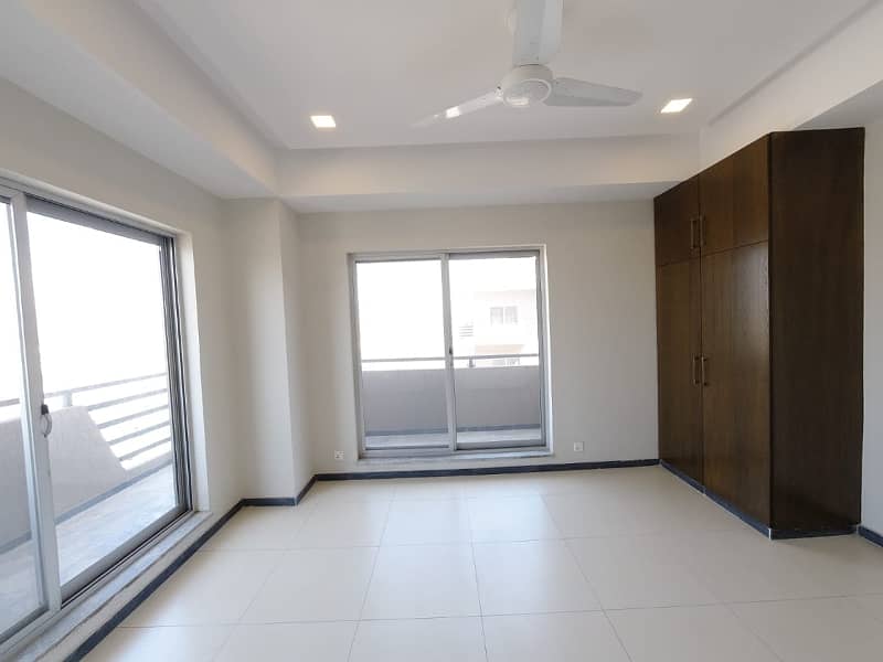 3 Bed Corner Luxury Apartment Available. For Rent In Pine Heights D-17 Islamabad. 12