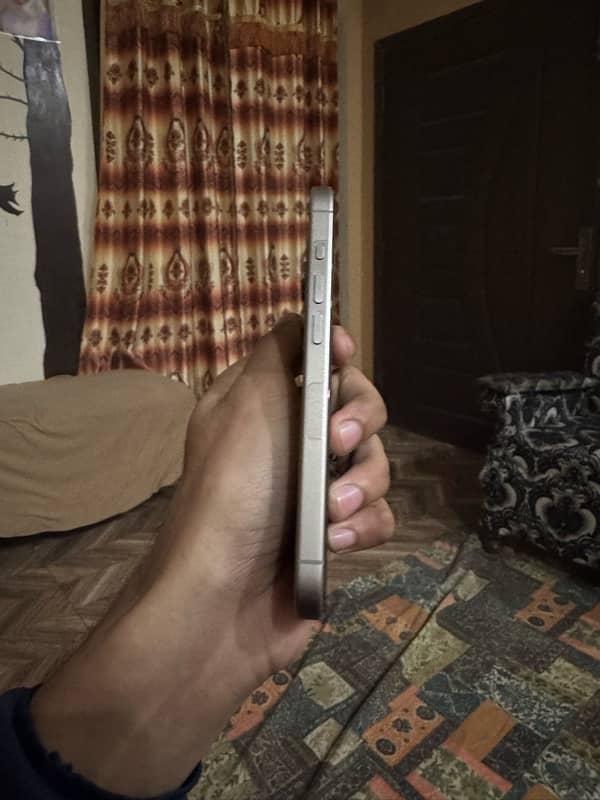 Iphone 15 pro natural titanium 128gb jv 4