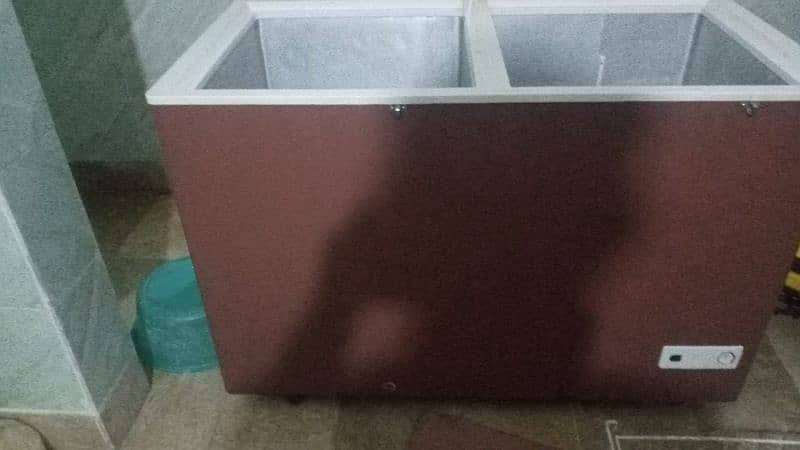 assalamualaikum good condition Deep freezer batreen cooling 1