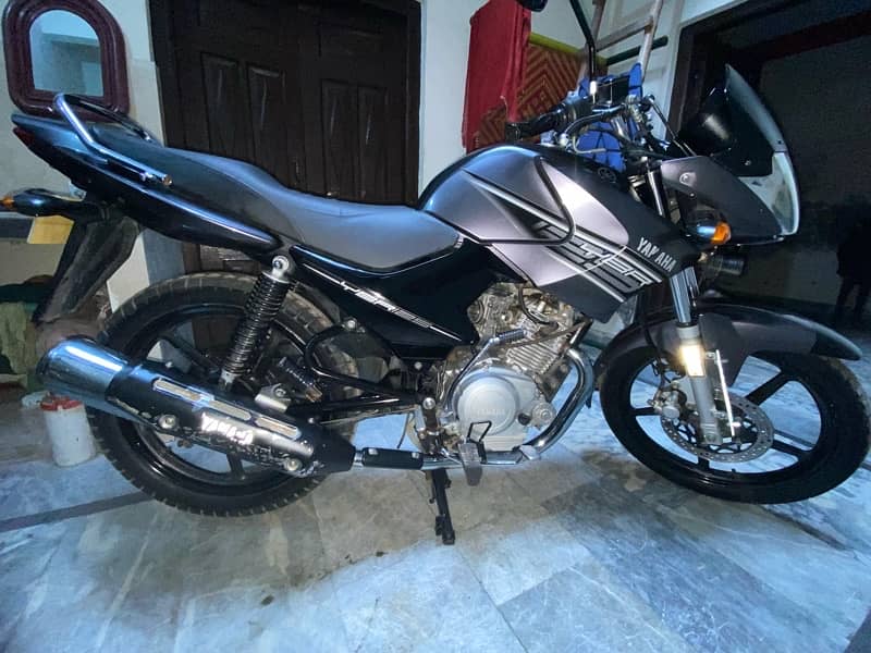 ybr 125R 1