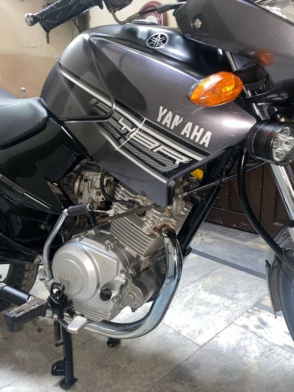 ybr 125R 4