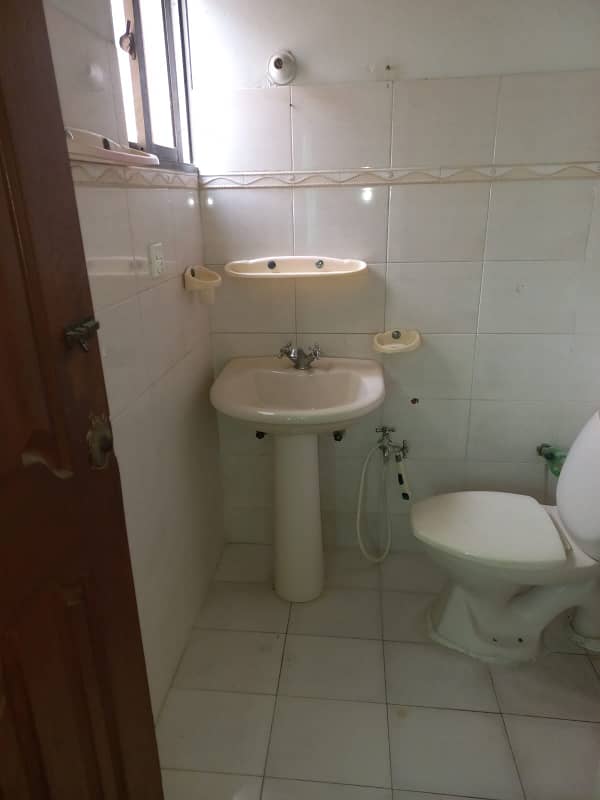 3 bed dd corner flat for rent 3