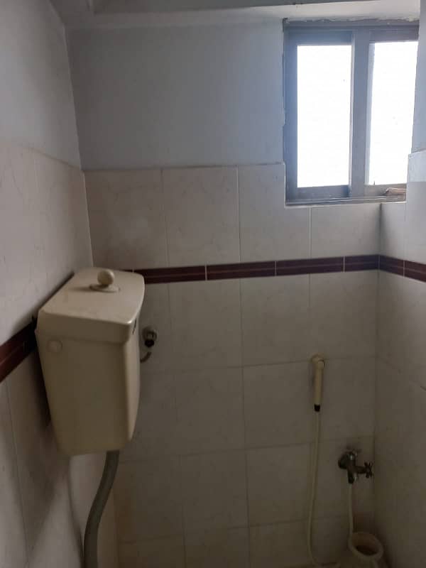 3 bed dd corner flat for rent 8